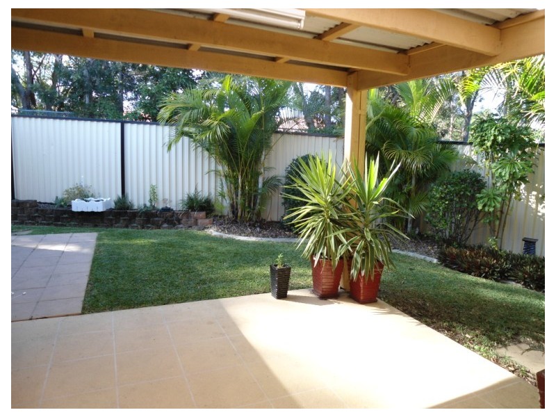 2/15 Robin Joy Close, Labrador QLD 4215