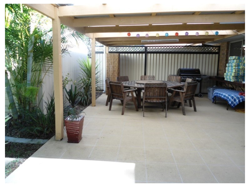 2/15 Robin Joy Close, Labrador QLD 4215