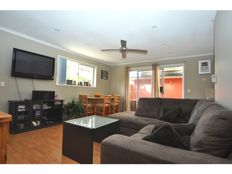 1/37 Milton Avenue, Paradise Point QLD 4216