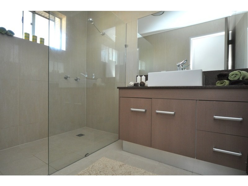 23 Sunbird Avenue, Paradise Point QLD 4216