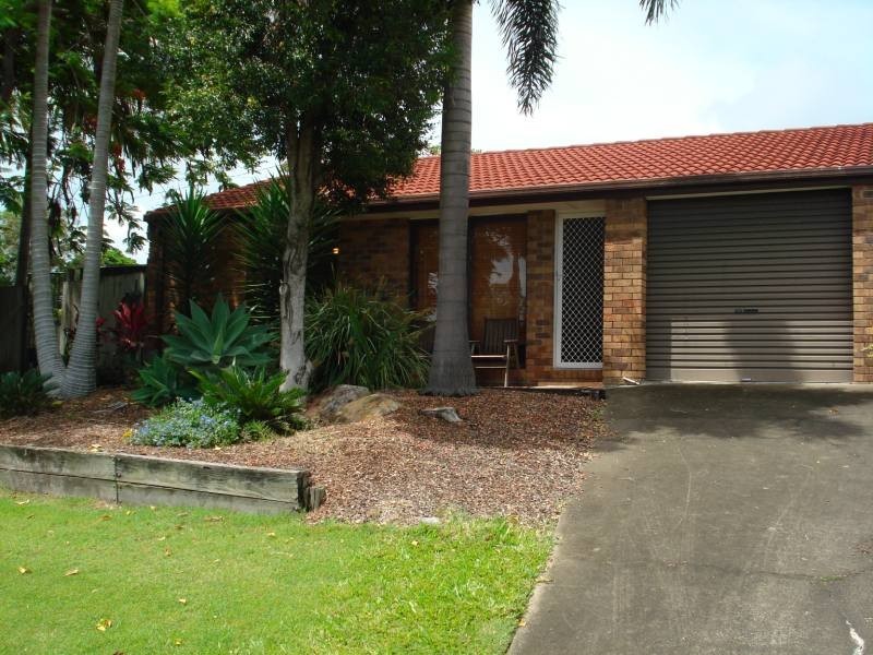 2/13 Senate Street, Labrador QLD 4215