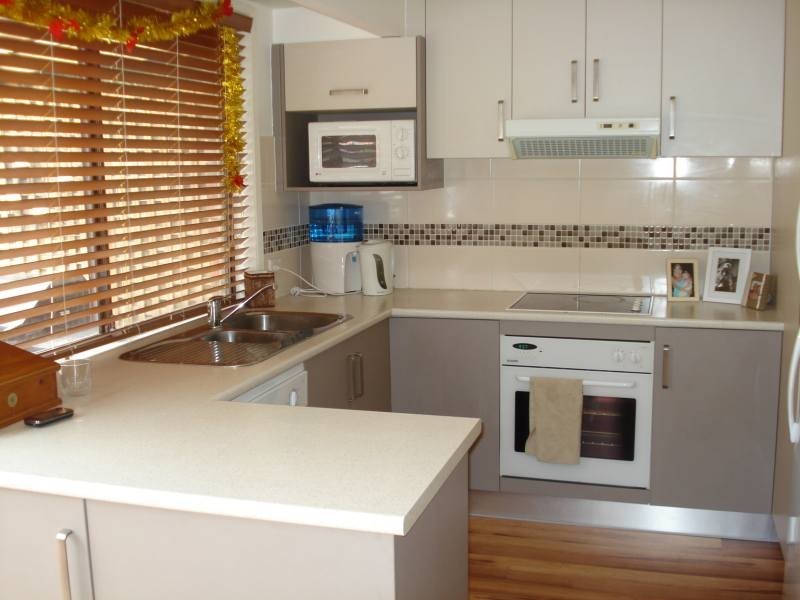 2/13 Senate Street, Labrador QLD 4215