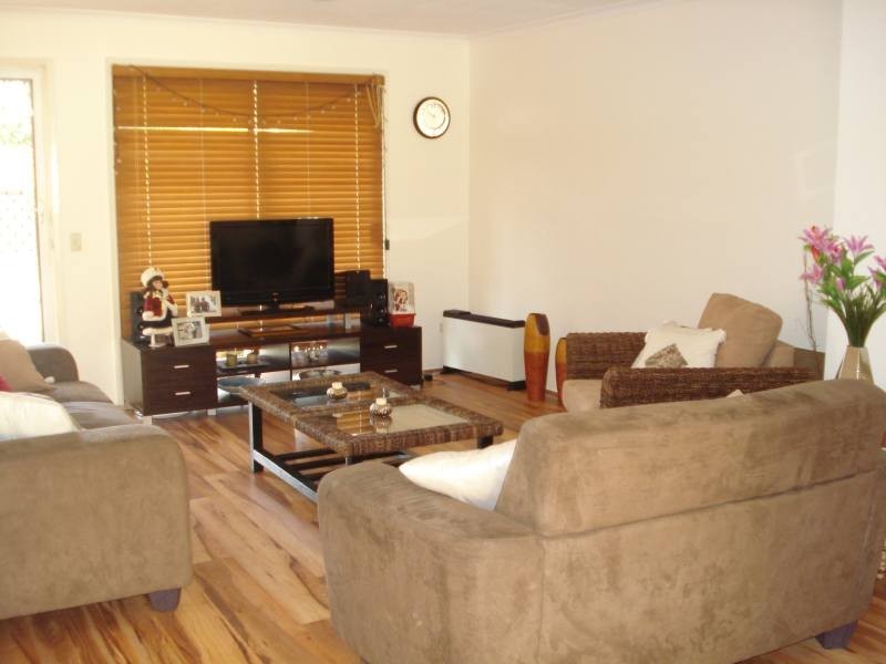 2/13 Senate Street, Labrador QLD 4215