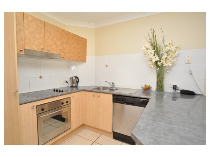 3/89 Bayview Street, Runaway Bay QLD 4216