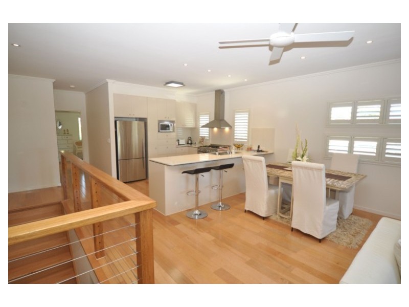 2/8 Teal Avenue, Paradise Point QLD 4216