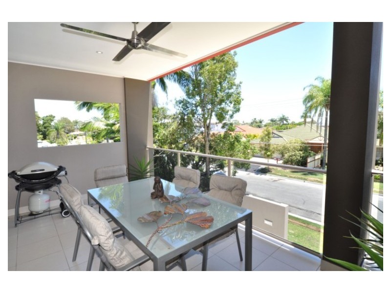 2/8 Teal Avenue, Paradise Point QLD 4216