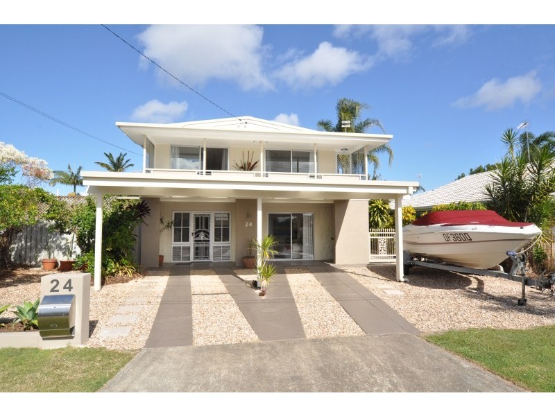 24 Donald Avenue, Paradise Point QLD 4216