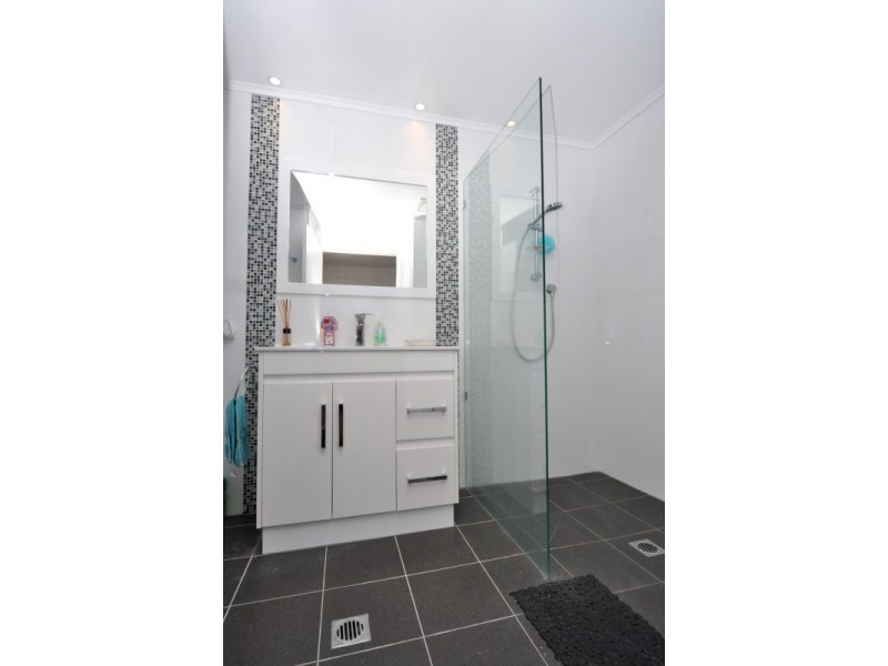 16 Jingella Street, Hope Island QLD 4212