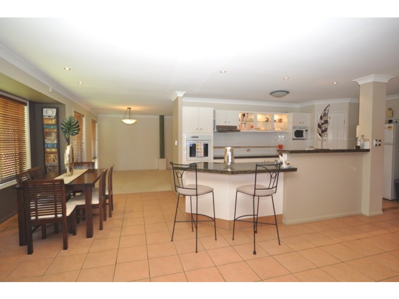 24 Eastbank Terrace, Helensvale QLD 4212