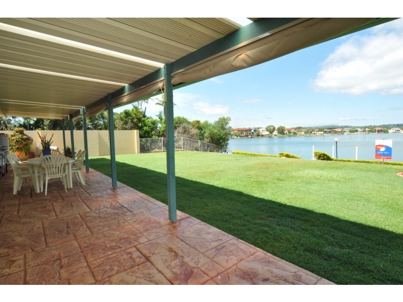 24 Eastbank Terrace, Helensvale QLD 4212