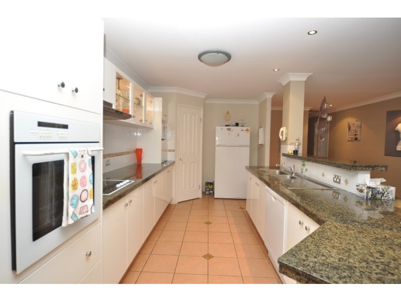 24 Eastbank Terrace, Helensvale QLD 4212