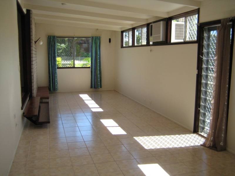 152 Government Road, Labrador QLD 4215