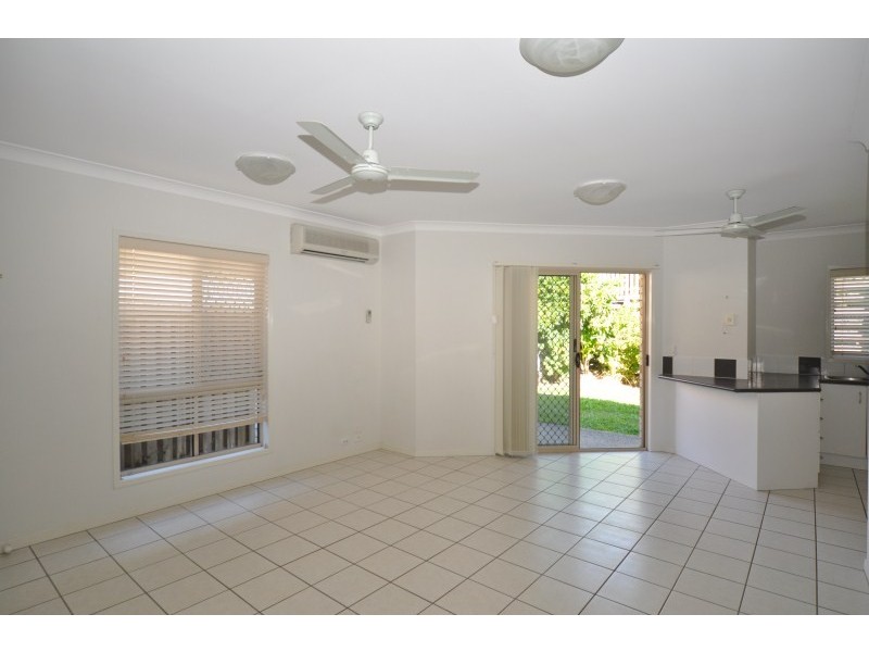 1/4 Pilar Court, Molendinar QLD 4214
