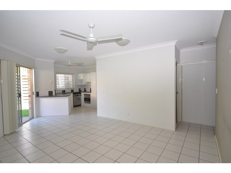 1/4 Pilar Court, Molendinar QLD 4214