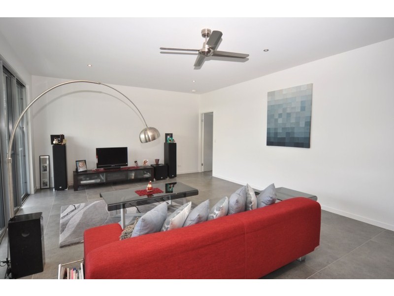 9 Rhodium Crescent, Hope Island QLD 4212