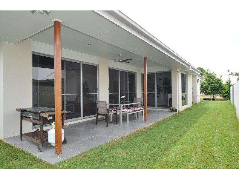 9 Rhodium Crescent, Hope Island QLD 4212