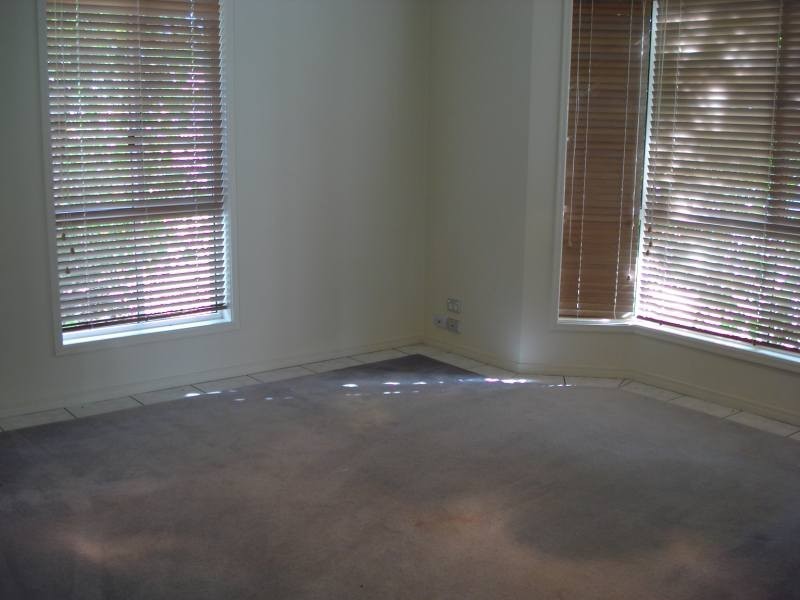 11 Rosswood Court, Helensvale QLD 4212