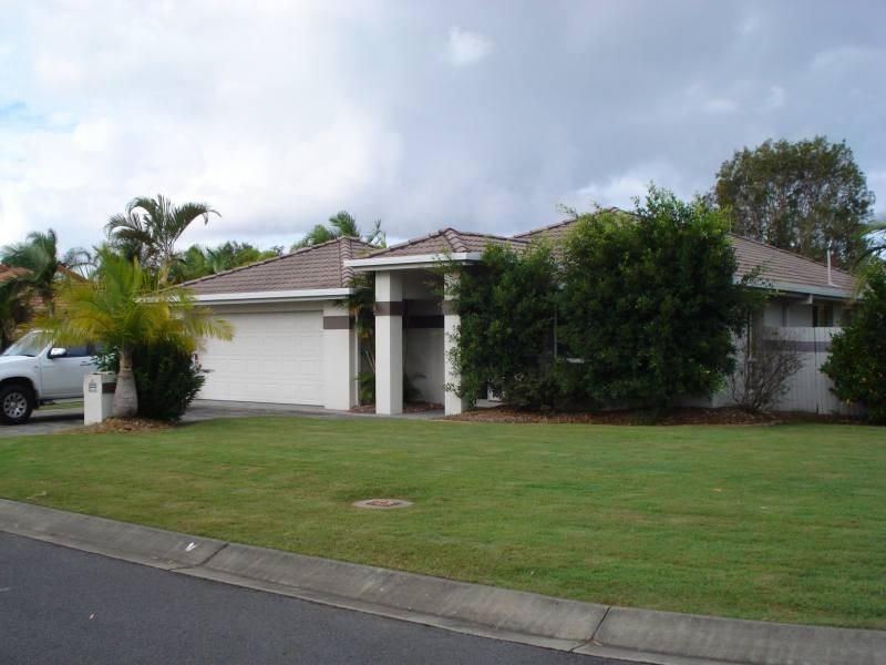 11 Rosswood Court, Helensvale QLD 4212