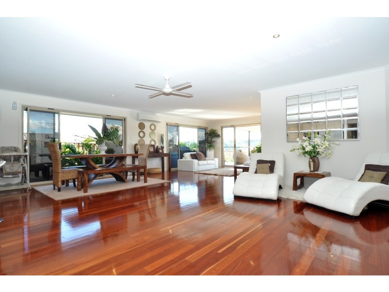 39 Angourie Crescent, Pacific Pines QLD 4211