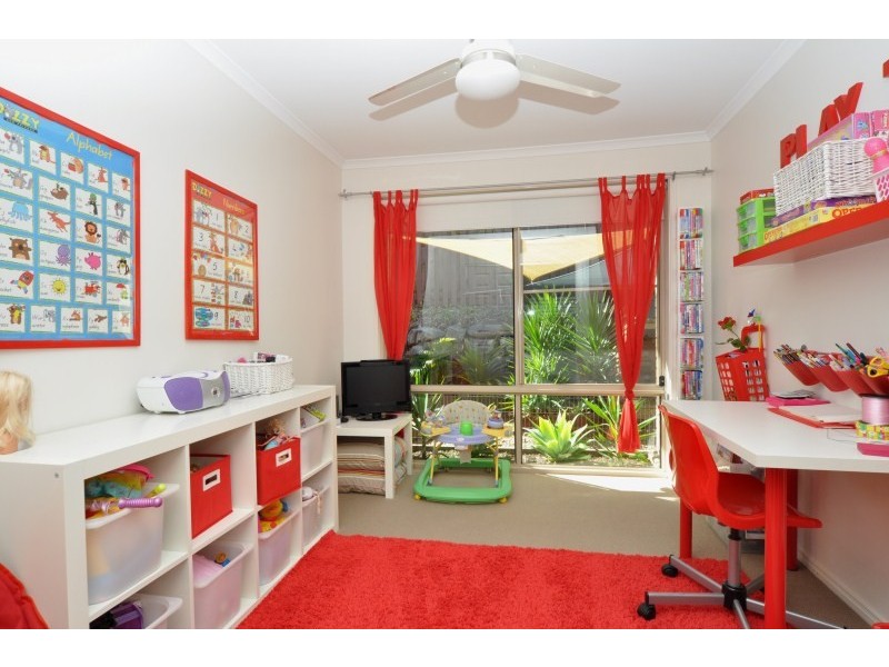 39 Angourie Crescent, Pacific Pines QLD 4211