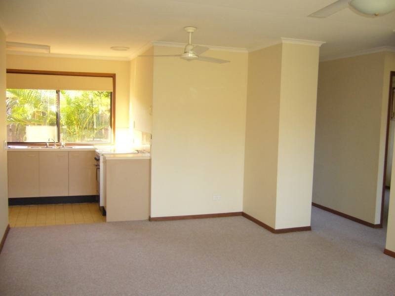 2/13 Jean Street, Labrador QLD 4215