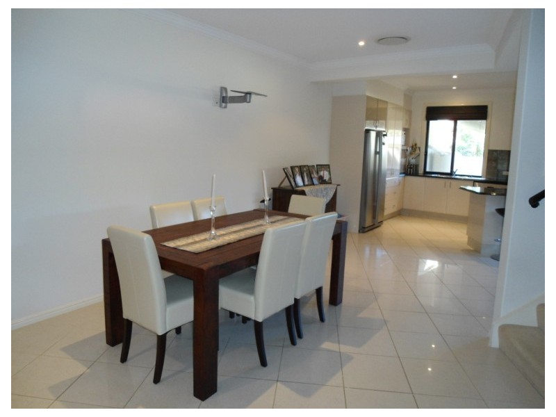 2/4 Cawthray Street, Biggera Waters QLD 4216