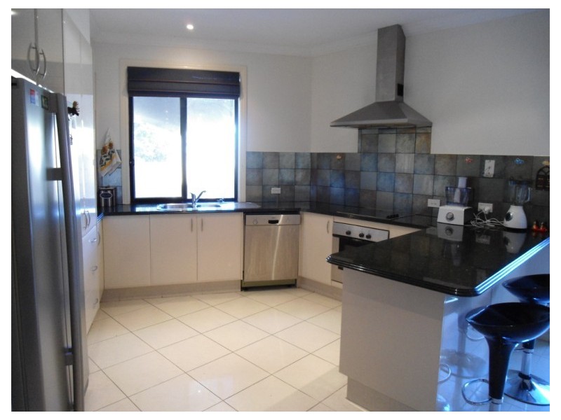 2/4 Cawthray Street, Biggera Waters QLD 4216