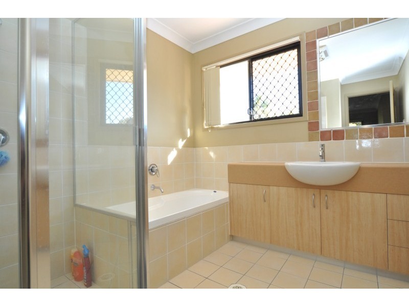 2/13 Thelma Avenue, Biggera Waters QLD 4216