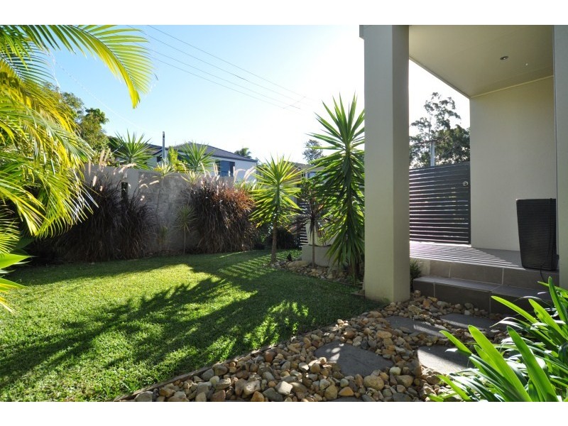 2/13 Thelma Avenue, Biggera Waters QLD 4216