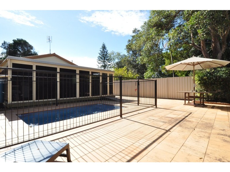 7 Nalkari Street, Coombabah QLD 4216