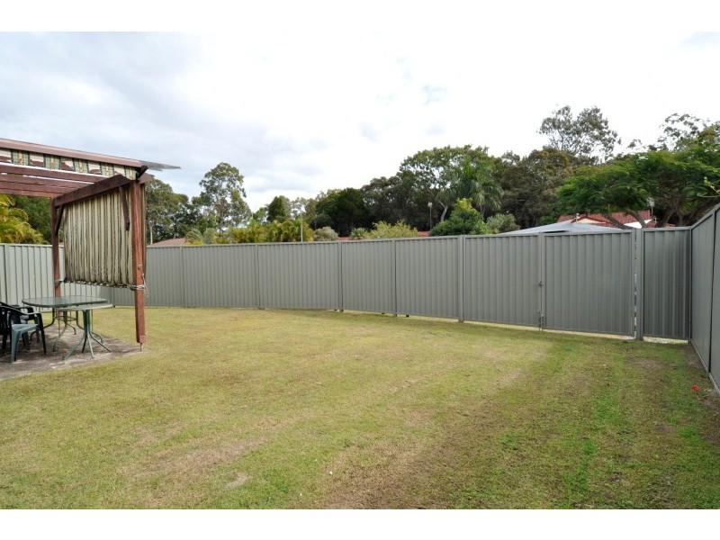 1/6 Woodgate Place, Paradise Point QLD 4216