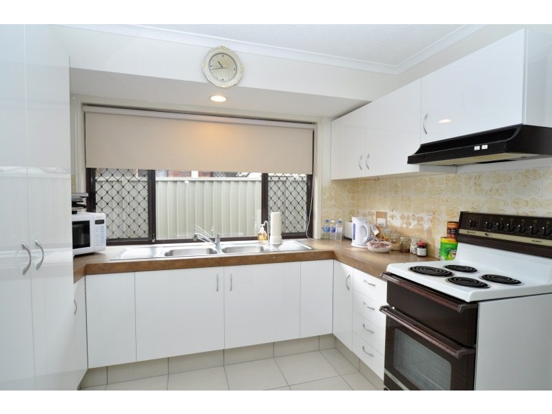 1/6 Woodgate Place, Paradise Point QLD 4216
