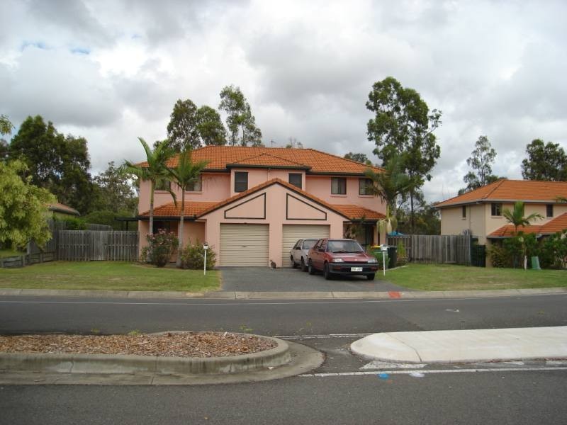 2/104 Greenacre Drive, Parkwood QLD 4214