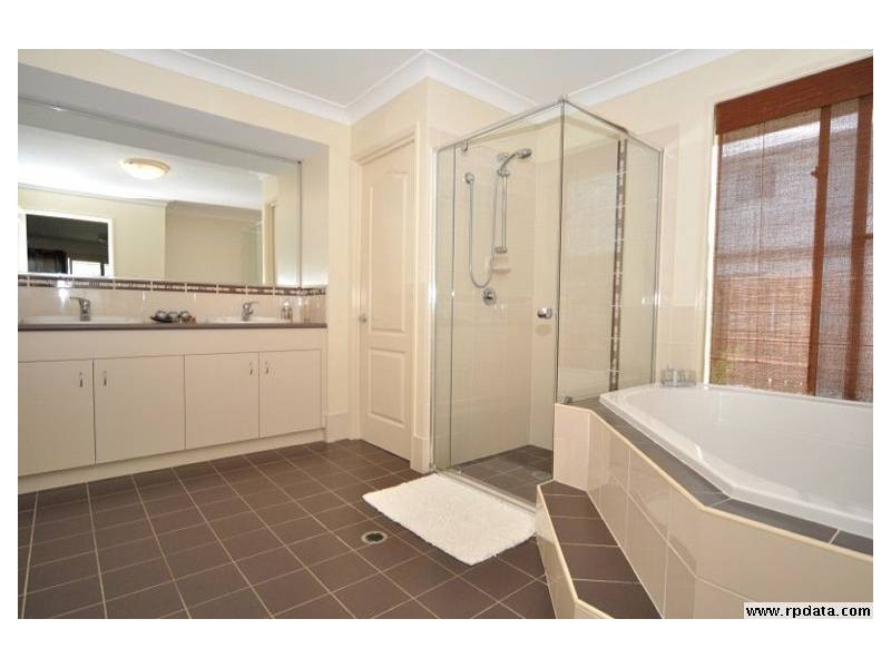 42 Salvado Drive, Pacific Pines QLD 4211