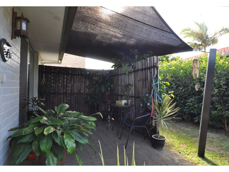 2/37 Milton Avenue, Paradise Point QLD 4216