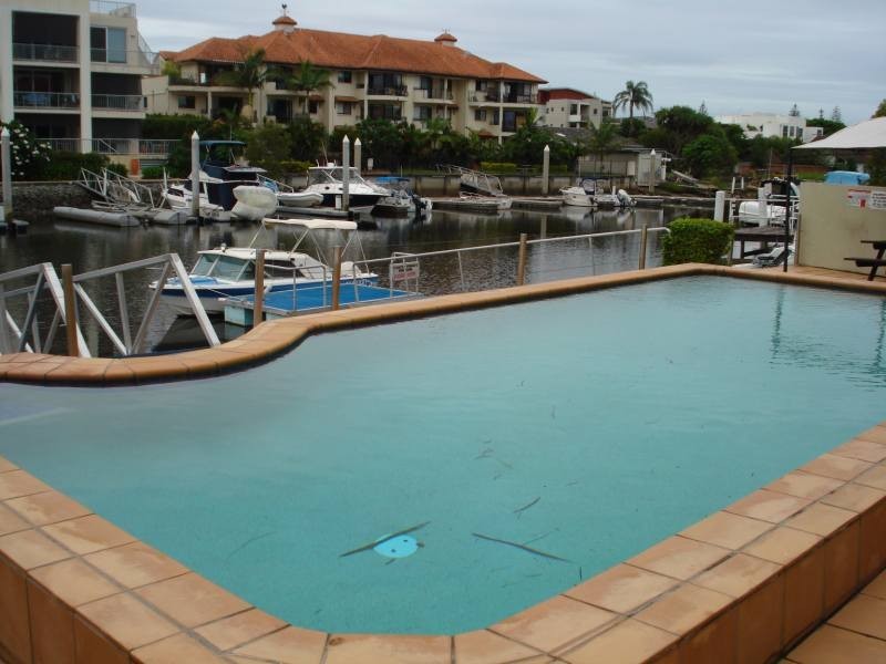 1/79 Bayview Street, Runaway Bay QLD 4216