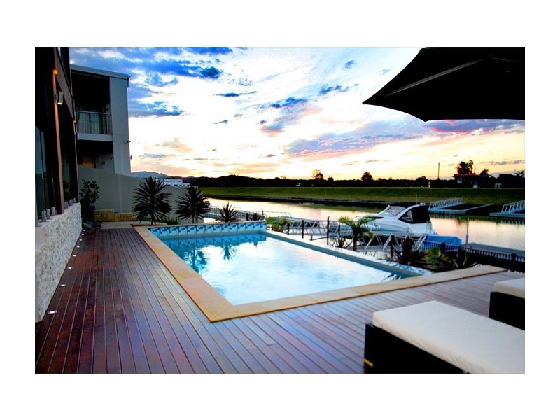 10 Harbourvue Court, Helensvale QLD 4212