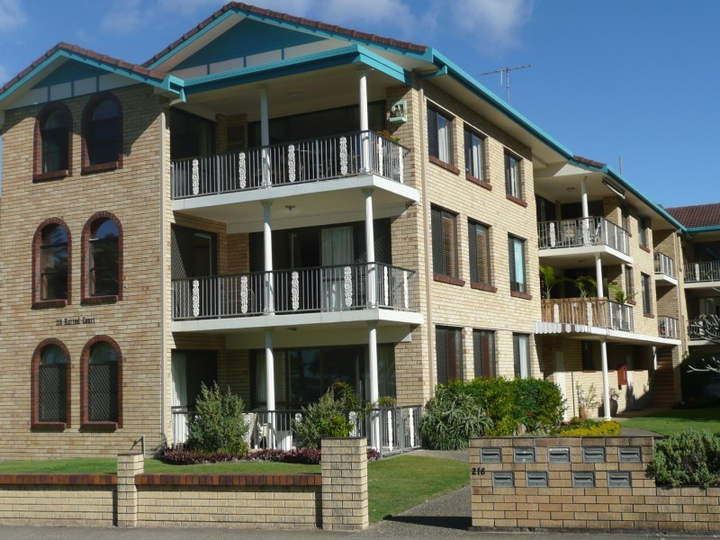 4/218 Marine Parade, Labrador QLD 4215