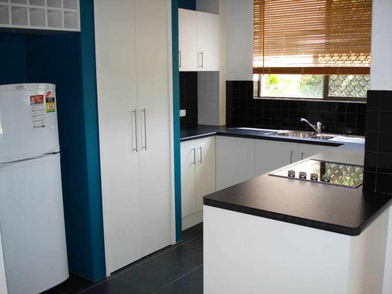 4/218 Marine Parade, Labrador QLD 4215
