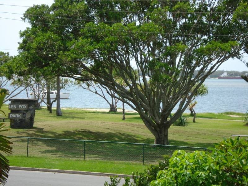 4/218 Marine Parade, Labrador QLD 4215