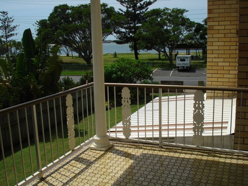 4/218 Marine Parade, Labrador QLD 4215