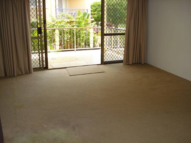 4/218 Marine Parade, Labrador QLD 4215
