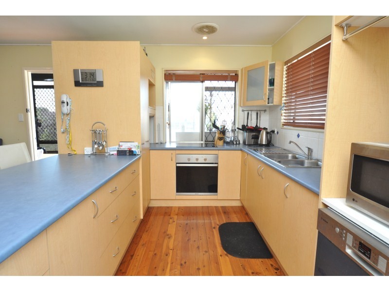 16 Teal Avenue, Paradise Point QLD 4216