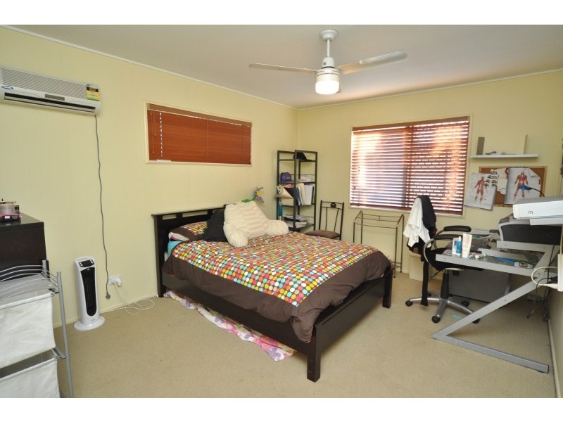 16 Teal Avenue, Paradise Point QLD 4216