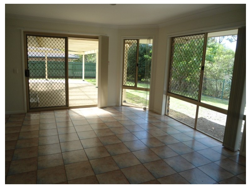 143 Henry Cotton Drive, Parkwood QLD 4214