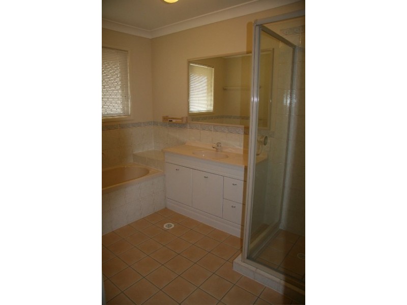 5 Portreeves Place, Arundel QLD 4214