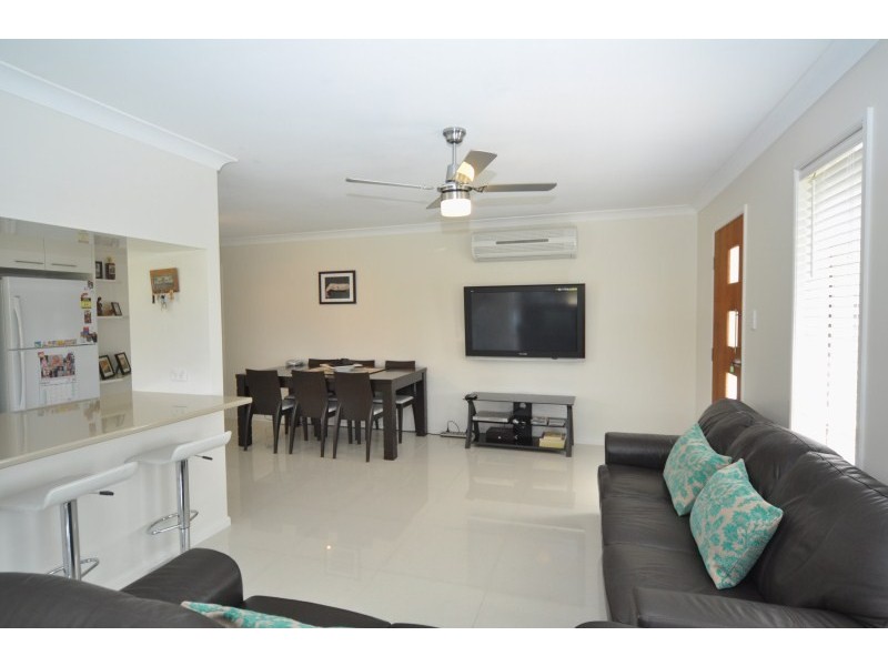 1/12 Crystal Reef Drive, Coombabah QLD 4216