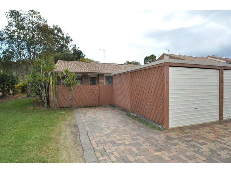 7/81 Olsen Avenue, Labrador QLD 4215