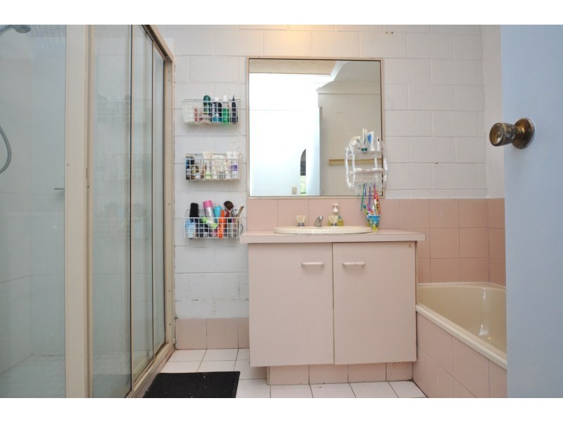 7/81 Olsen Avenue, Labrador QLD 4215