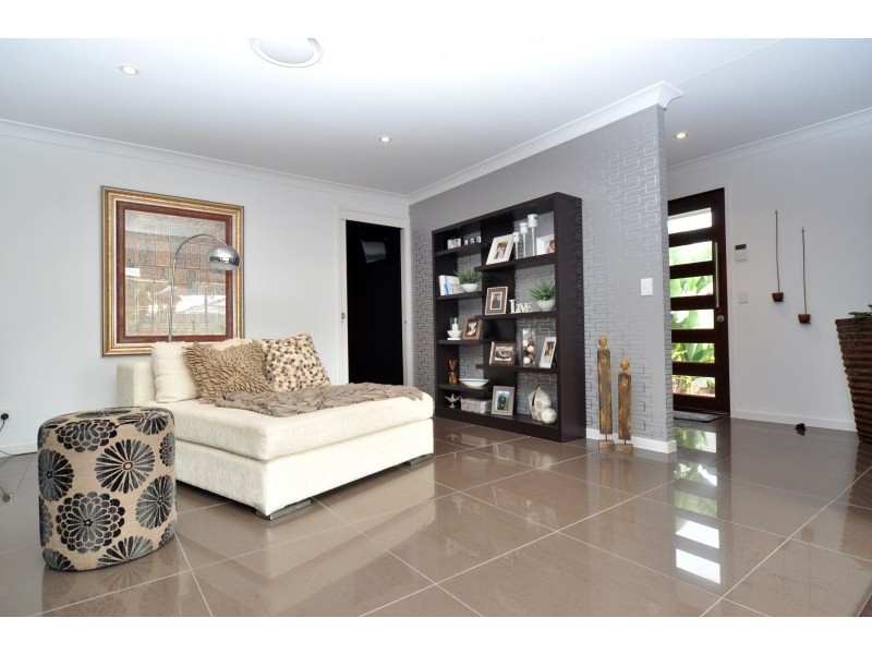 20 Tradewinds Avenue, Paradise Point QLD 4216